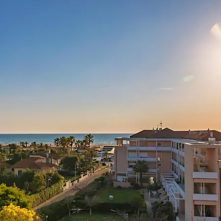 Con Piscina Sul Tetto, A 150m Dal Mare *